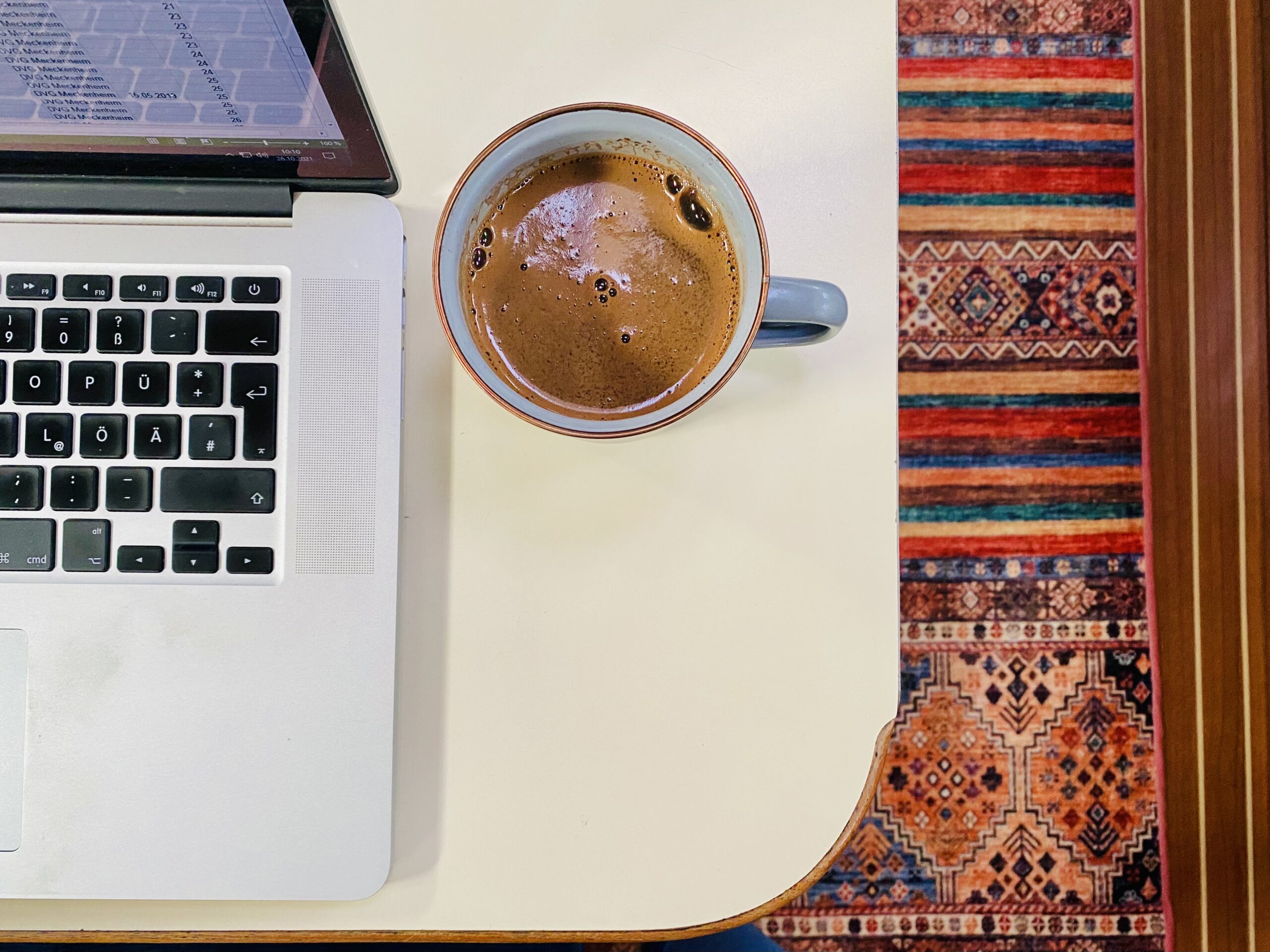 Remote working on the boat – our daily life as digital nomads at sea